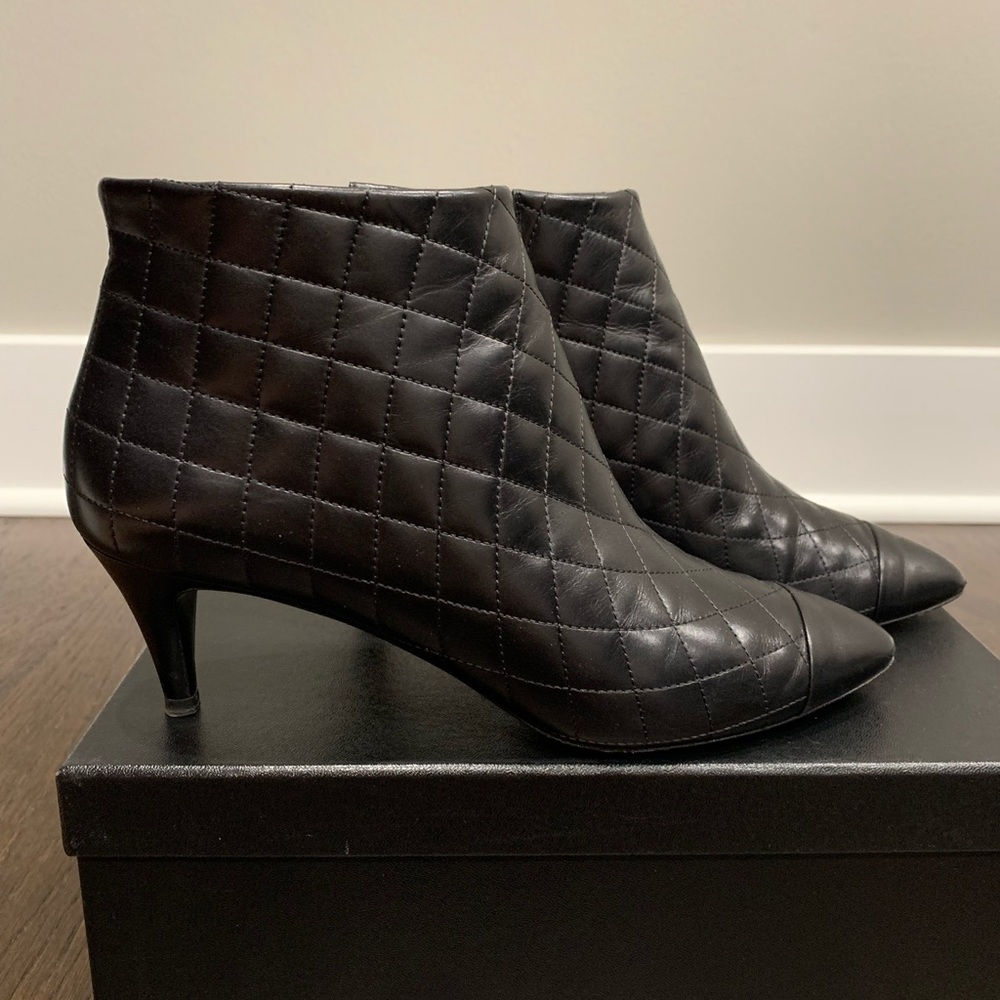 Chanel booties color black size 40 - Picture 2 of 10